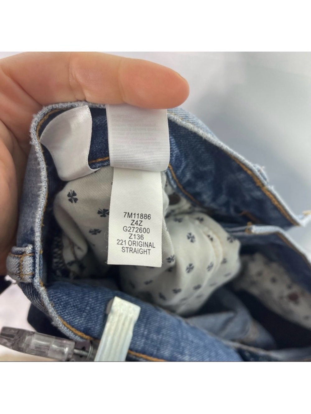 Lucky Brand, 221 Original Straight Jeans, Size 32x32. In excellent condition! - Picture 8 of 10